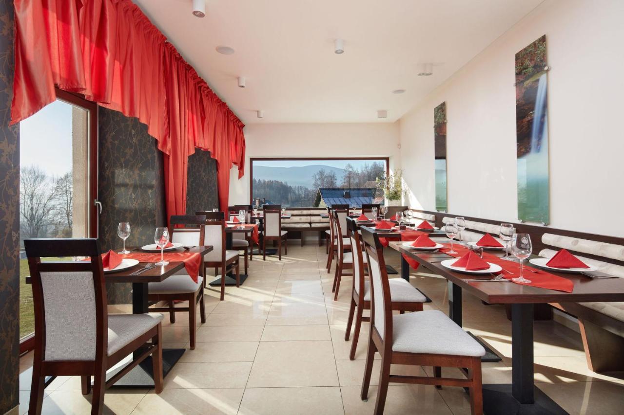 Hotel Slunny Dvur Есеник Экстерьер фото