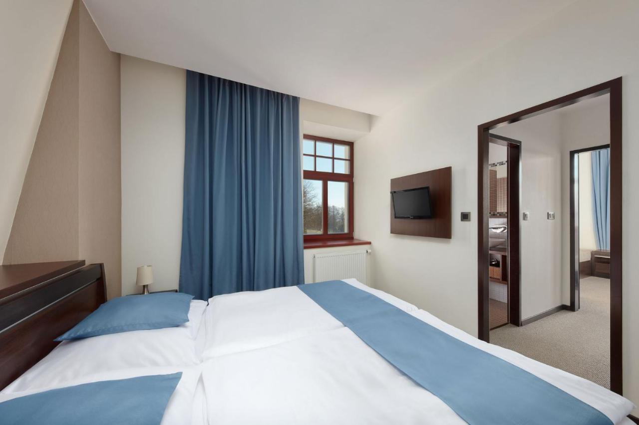 Hotel Slunny Dvur Есеник Экстерьер фото
