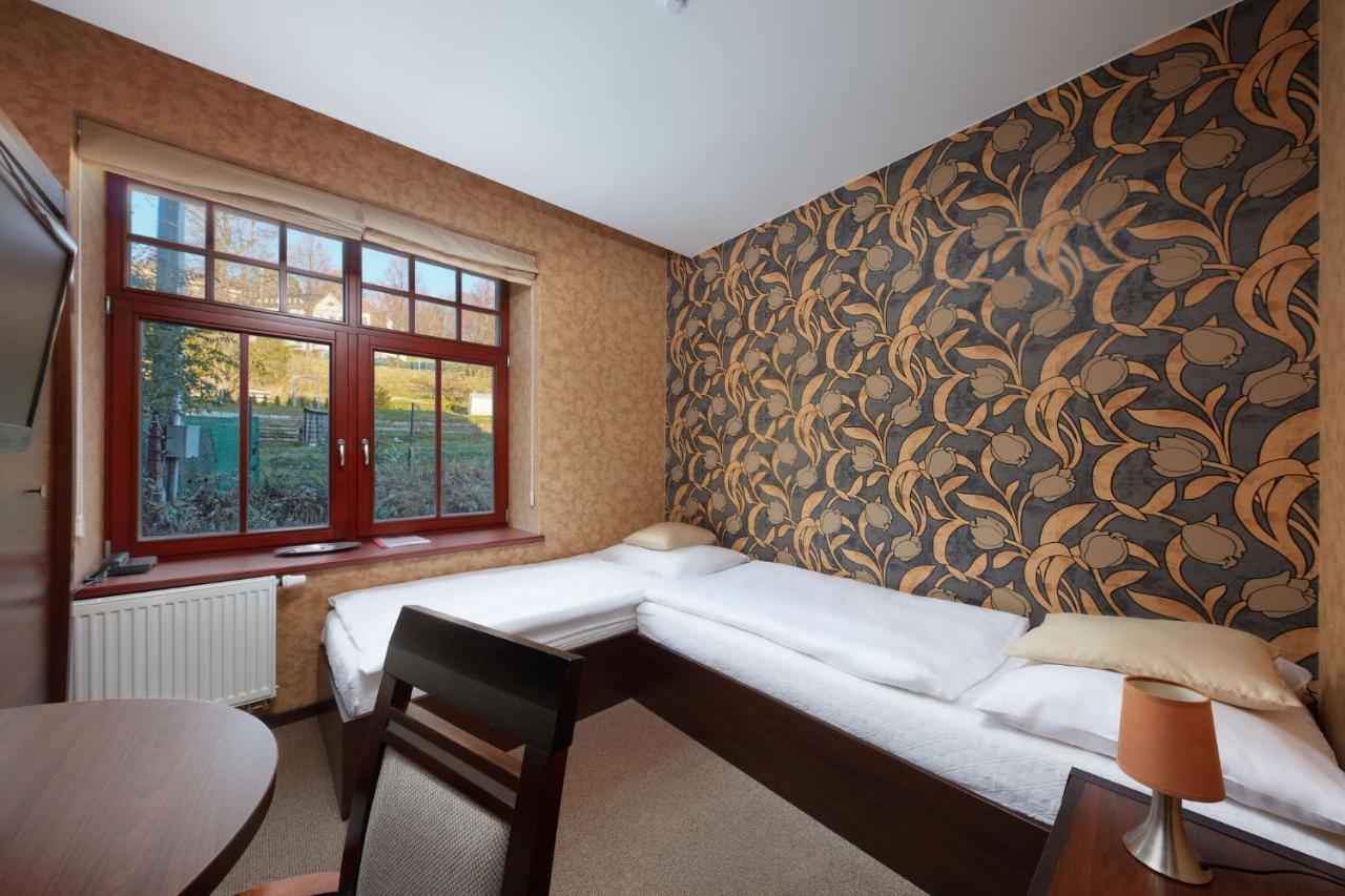 Hotel Slunny Dvur Есеник Экстерьер фото