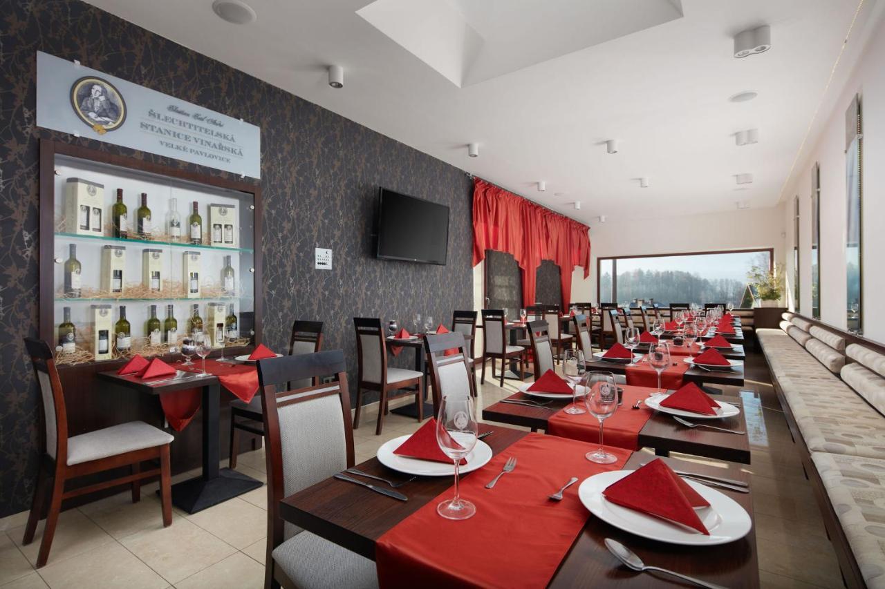 Hotel Slunny Dvur Есеник Экстерьер фото