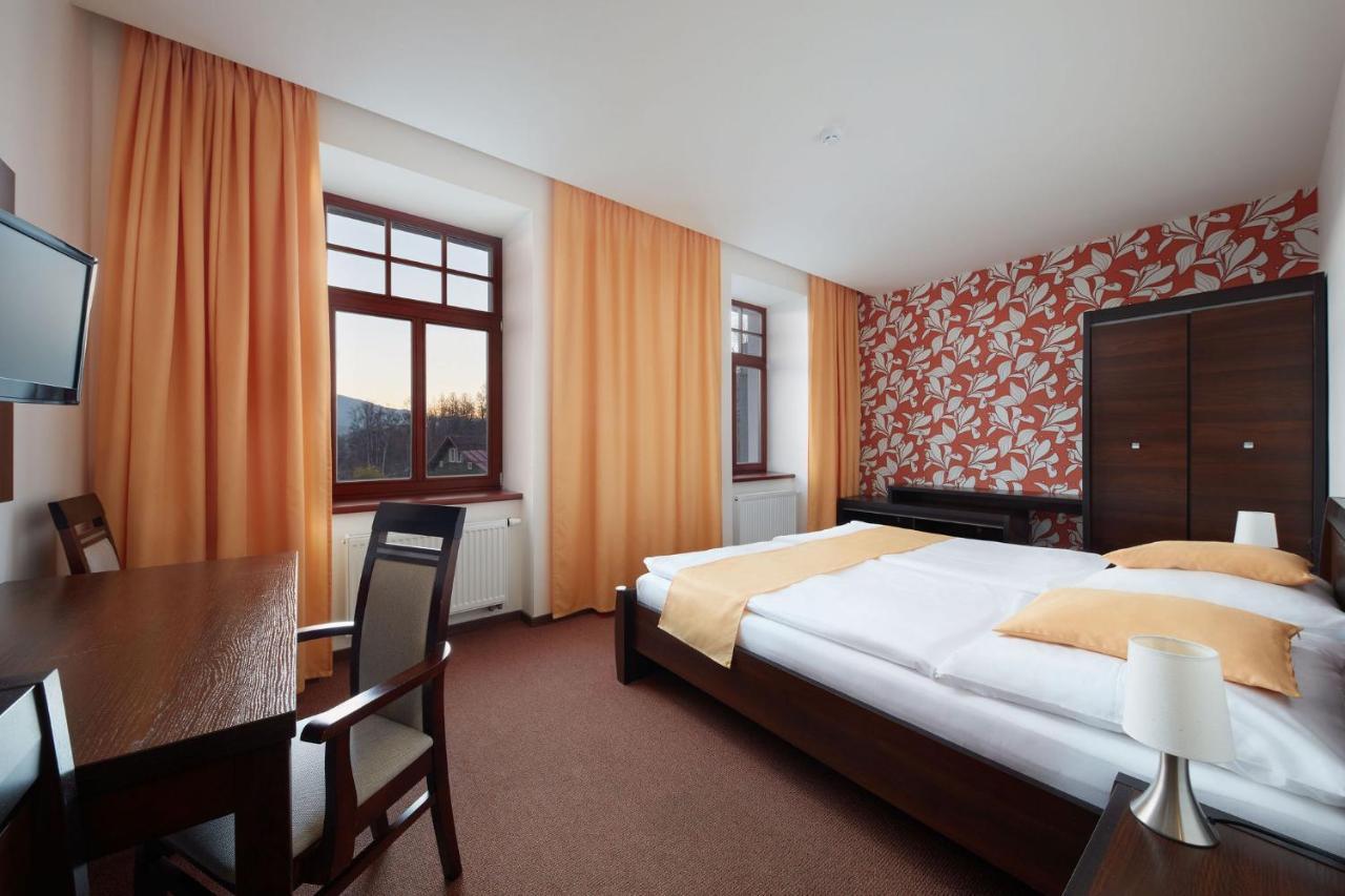 Hotel Slunny Dvur Есеник Экстерьер фото