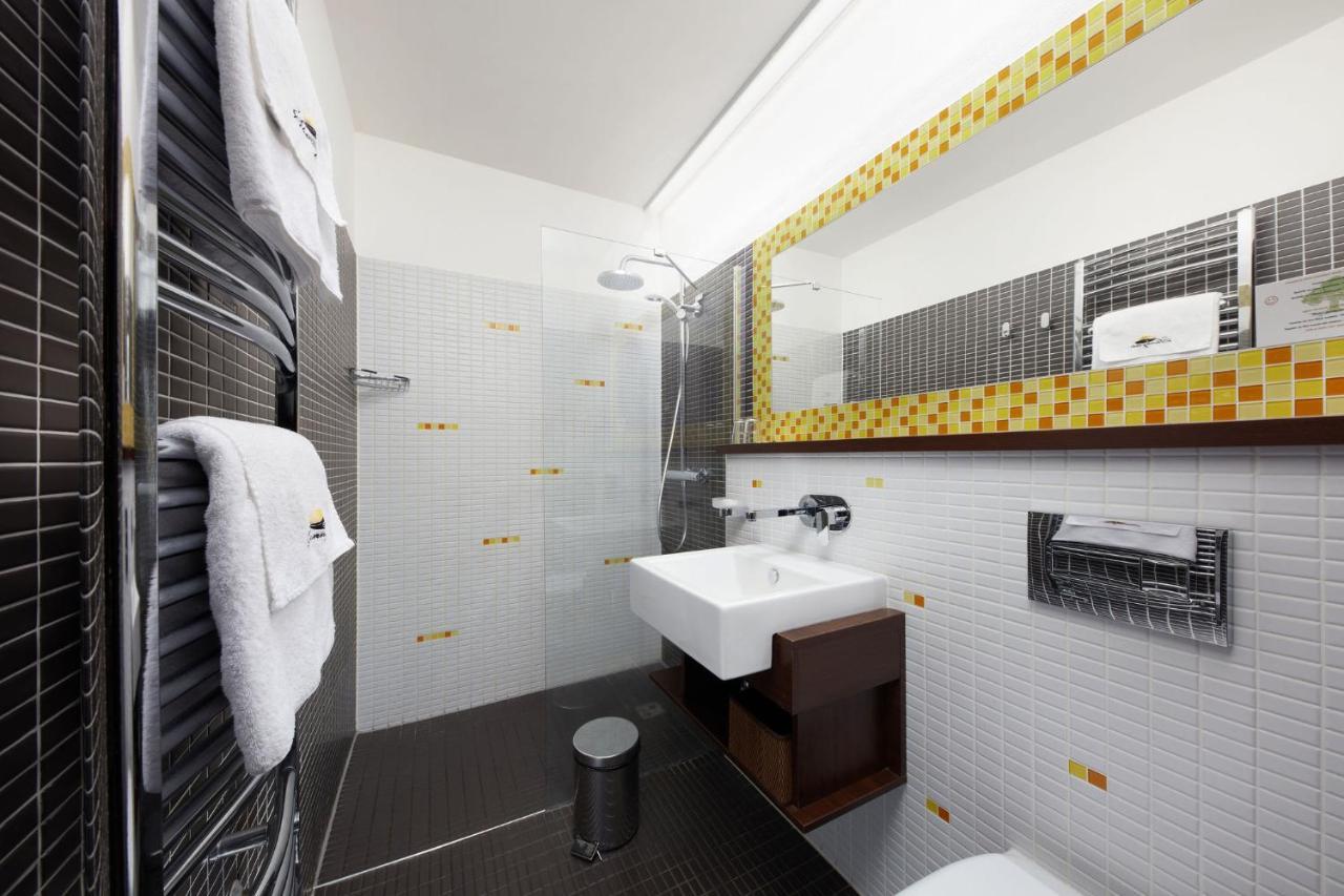 Hotel Slunny Dvur Есеник Экстерьер фото