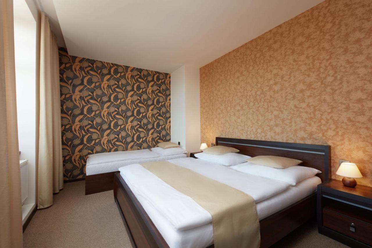 Hotel Slunny Dvur Есеник Экстерьер фото