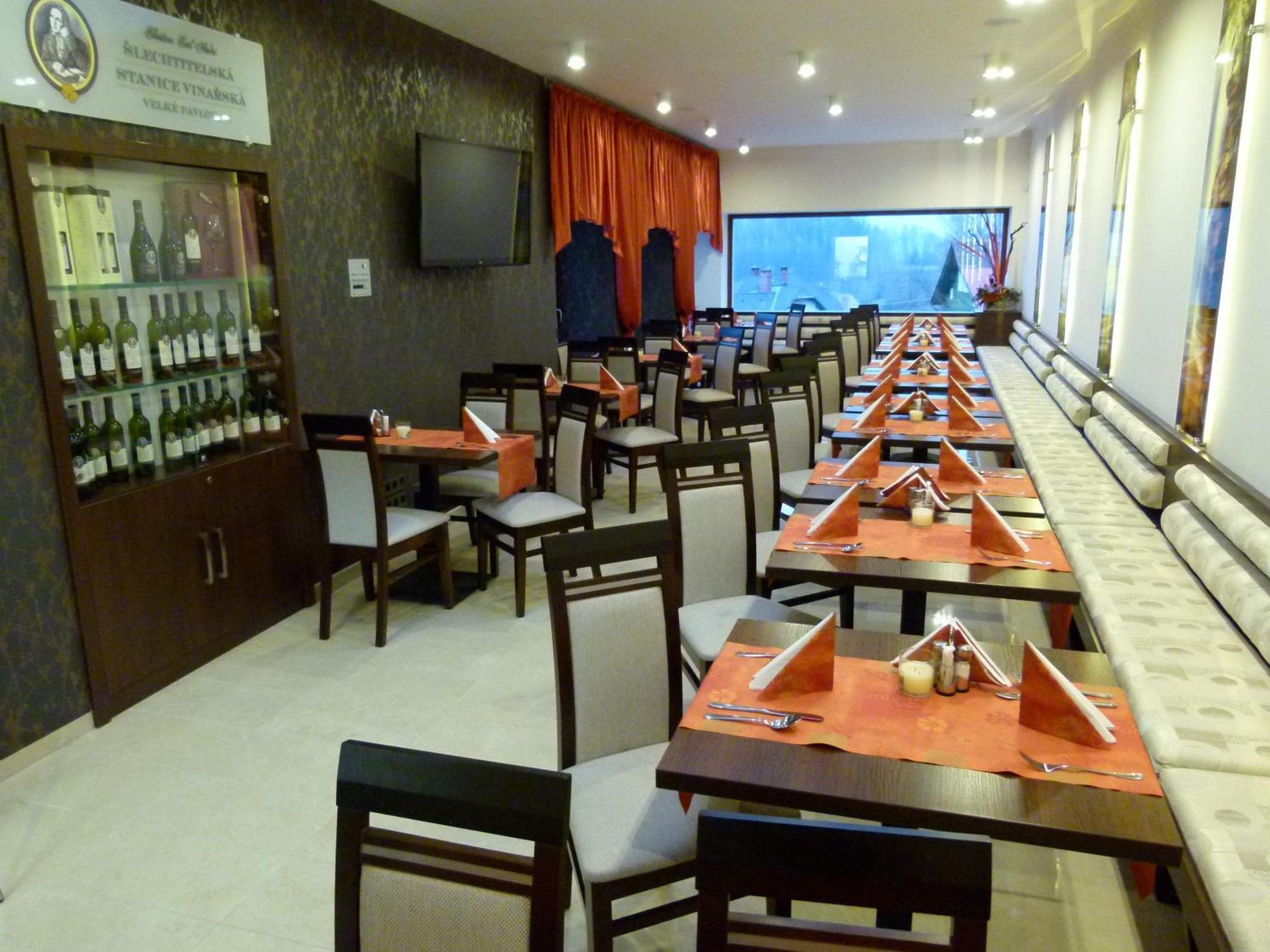 Hotel Slunny Dvur Есеник Экстерьер фото