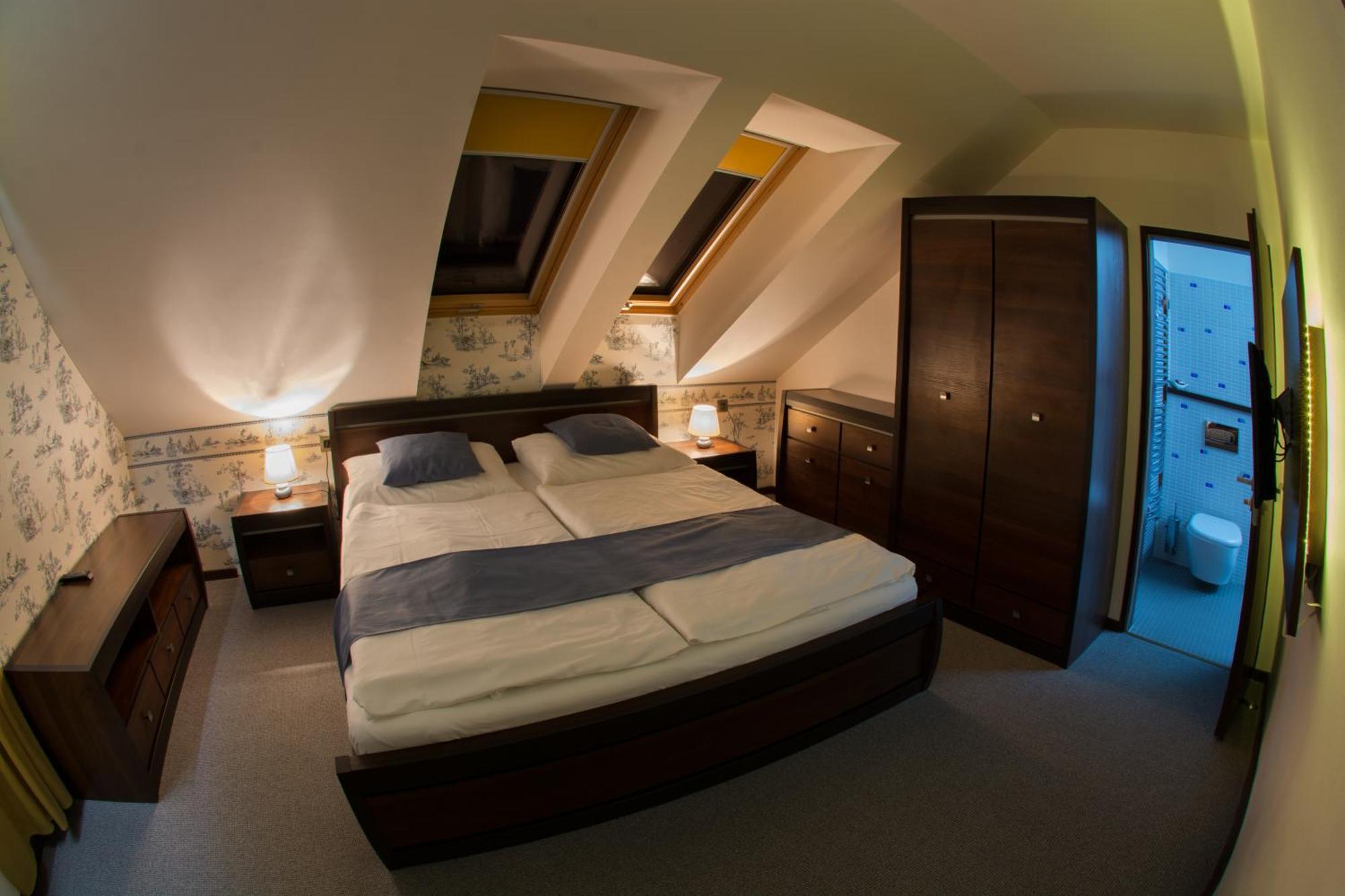 Hotel Slunny Dvur Есеник Номер фото