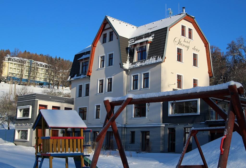 Hotel Slunny Dvur Есеник Экстерьер фото