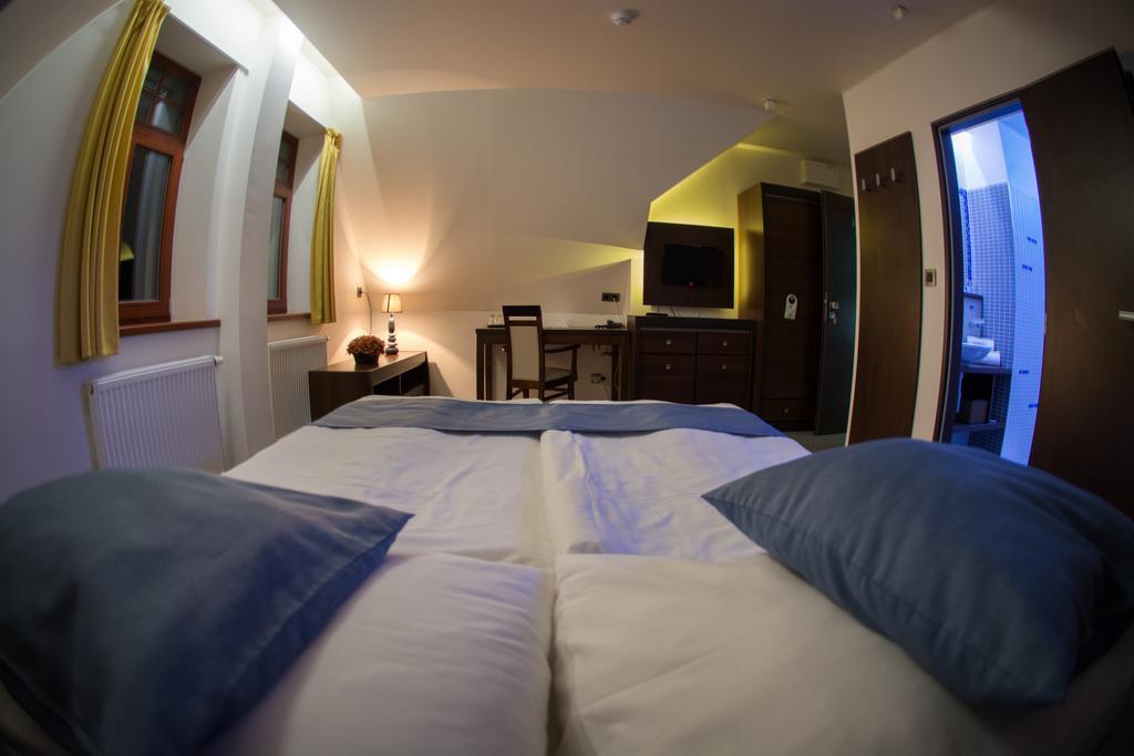 Hotel Slunny Dvur Есеник Экстерьер фото