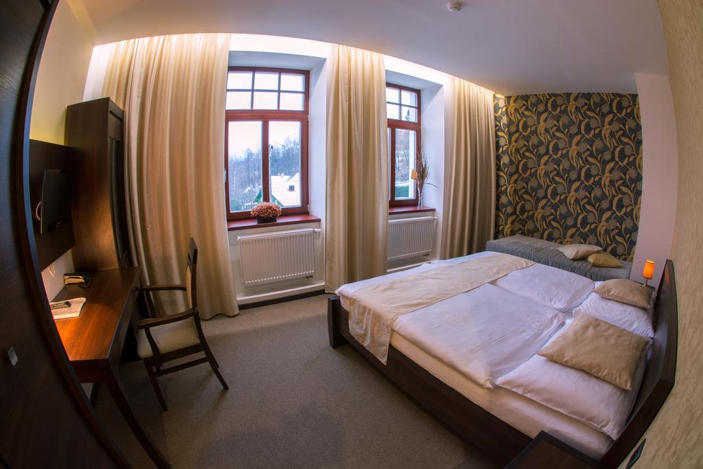 Hotel Slunny Dvur Есеник Экстерьер фото