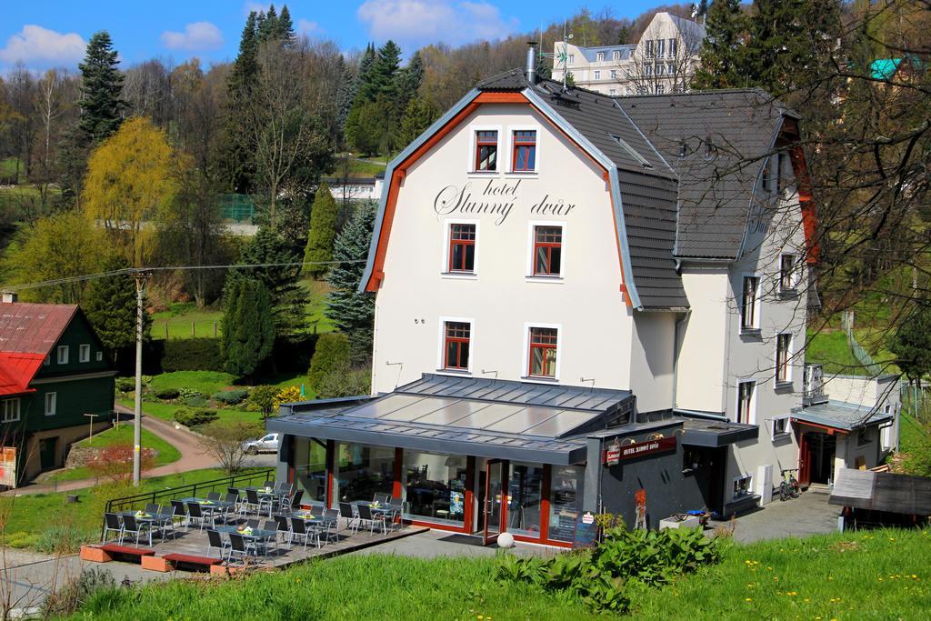 Hotel Slunny Dvur Есеник Экстерьер фото